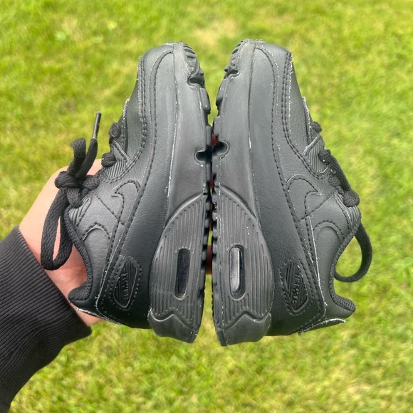Nike Air Max 90 Triple Black PS Toddler Children’s Shoes CD6868-001 Size 7c - Picture 4 of 8